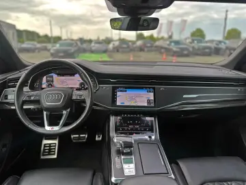 AUDI SQ8 TFSI qu competition  BLACK PANO AHK B&O HuD