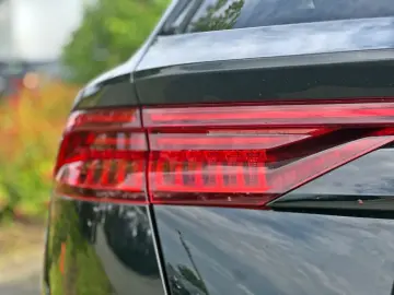 AUDI SQ8 TFSI qu competition  BLACK PANO AHK B&O HuD