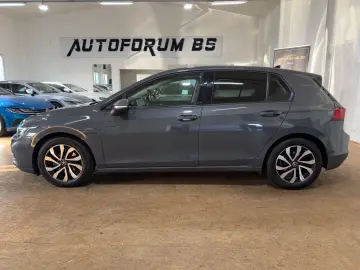 VW GolfVIII Lim.Active2.0TDI DSG PANO AHK GARANTIE