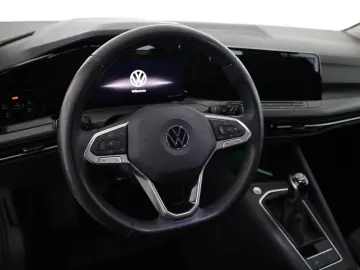 VW Golf VIII 1.5 TSI Style  LED-Plus  AHK  ACC  1.