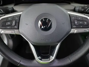VW Golf VIII 1.5 TSI Style  LED-Plus  AHK  ACC  1.