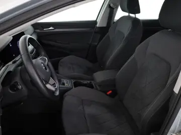 VW Golf VIII 1.5 TSI Style  LED-Plus  AHK  ACC  1.