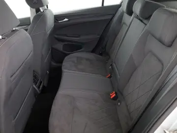 VW Golf VIII 1.5 TSI Style  LED-Plus  AHK  ACC  1.