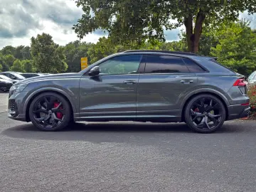 AUDI RSQ8 qu KERAMIK PANO STANDHZ 360  305kmh