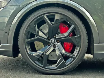 AUDI RSQ8 qu KERAMIK PANO STANDHZ 360  305kmh