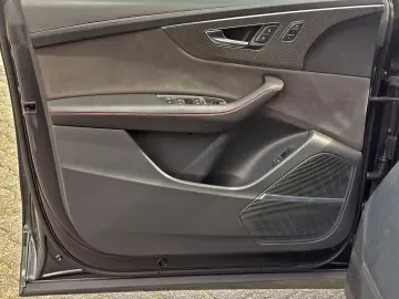AUDI RSQ8 qu KERAMIK PANO STANDHZ 360  305kmh