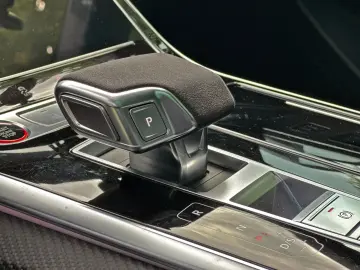 AUDI RSQ8 qu KERAMIK PANO STANDHZ 360  305kmh