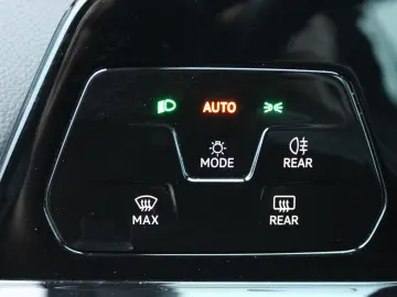 VW Golf Automatik  LED Apple-Android PDC ACC