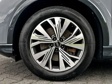 AUDI Q4 e-tron 45 qu AHK KAMERA ACC NAVI  SPORTSITZE