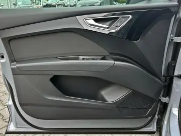 AUDI Q4 e-tron 45 qu AHK KAMERA ACC NAVI  SPORTSITZE