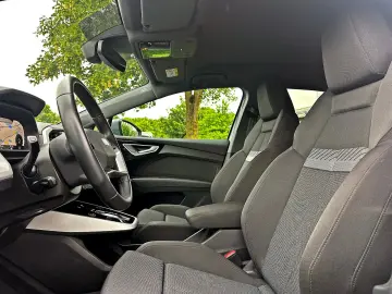 AUDI Q4 e-tron 45 qu AHK KAMERA ACC NAVI  SPORTSITZE