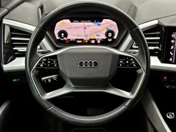 AUDI Q4 e-tron 45 qu AHK KAMERA ACC NAVI  SPORTSITZE