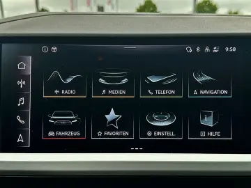 AUDI Q4 e-tron 45 qu AHK KAMERA ACC NAVI  SPORTSITZE