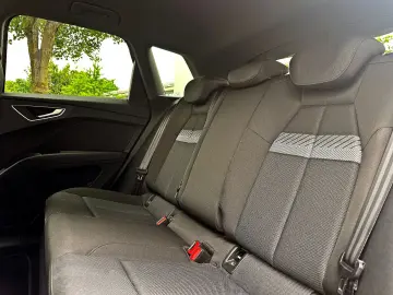 AUDI Q4 e-tron 45 qu AHK KAMERA ACC NAVI  SPORTSITZE
