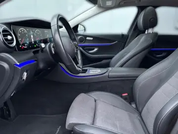 MERCEDES-BENZ E 300 Avantgarde 9G LED Schiebedach Widescreen