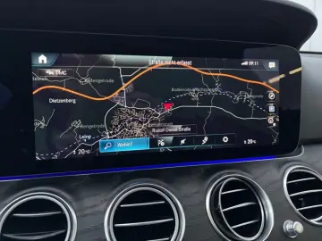 MERCEDES-BENZ E 300 Avantgarde 9G LED Schiebedach Widescreen