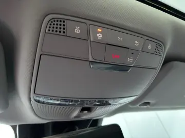 MERCEDES-BENZ E 300 Avantgarde 9G LED Schiebedach Widescreen