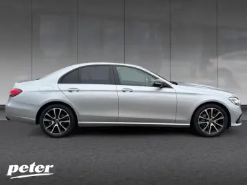 MERCEDES-BENZ E 300 Avantgarde 9G LED Schiebedach Widescreen