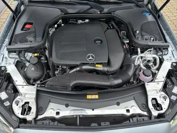 MERCEDES-BENZ E 300 Avantgarde 9G LED Schiebedach Widescreen