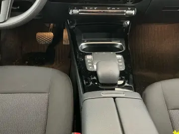 MERCEDES-BENZ A 200 MBUX LED Navi PDC DAB LM Tempo DigTacho