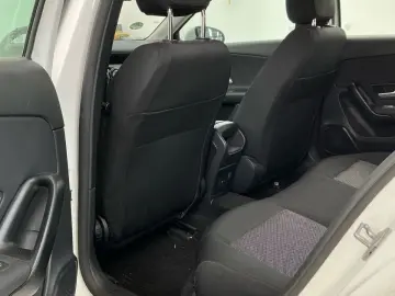 MERCEDES-BENZ A 200 MBUX LED Navi PDC DAB LM Tempo DigTacho