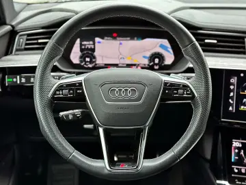 AUDI Q8 Sportback e-tron 50 qu S LINE BLACK B&O 360
