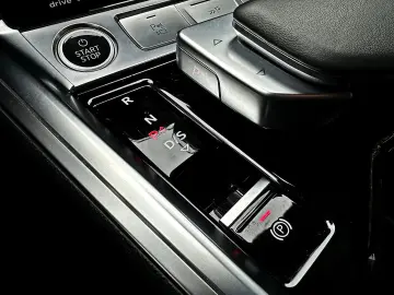 AUDI Q8 Sportback e-tron 50 qu S LINE BLACK B&O 360