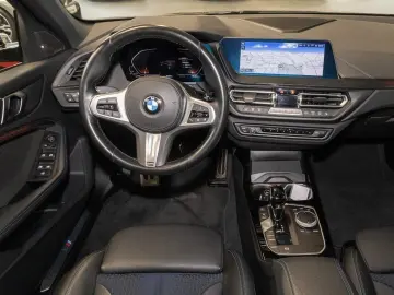 BMW 118i  5 M Sport PANO RFK NAVI LED Sound Syst.