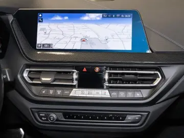 BMW 118i  5 M Sport PANO RFK NAVI LED Sound Syst.