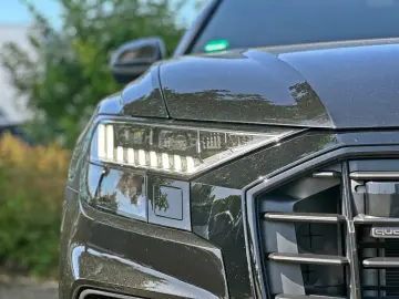 AUDI Q8 50TDI qu competition  BLACK HDMATRIX CARBON