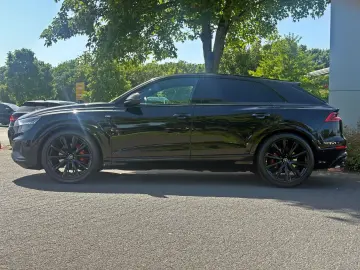 AUDI Q8 50TDI qu competition  BLACK HDMATRIX CARBON