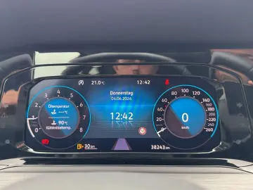 VW Golf VIII 1.5 TSI STYLE  LED  PANO HUD NAVI