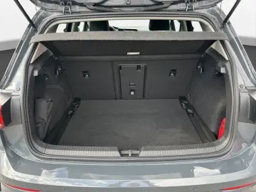 VW Golf VIII 2.0 TDI DSG ACTIVE   NAVI   AHK