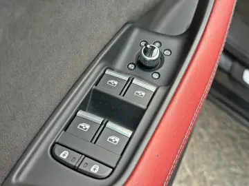 AUDI SQ7 TFSI BLACK PANO HUD 7-SITZER AHK B&O