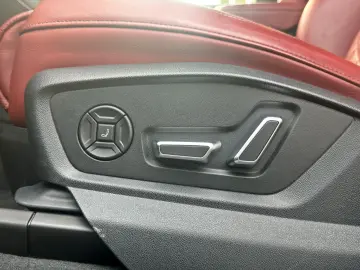 AUDI SQ7 TFSI BLACK PANO HUD 7-SITZER AHK B&O