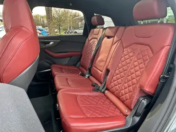 AUDI SQ7 TFSI BLACK PANO HUD 7-SITZER AHK B&O