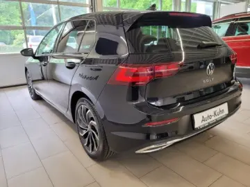 VW Golf VIII 1 5 eTSI Avtive 110KW DSG AHK NAV ACC