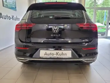 VW Golf VIII 1 5 eTSI Avtive 110KW DSG AHK NAV ACC