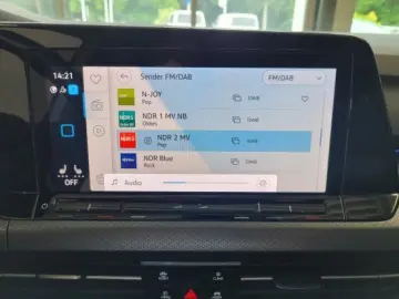 VW Golf VIII 1 5 eTSI Avtive 110KW DSG AHK NAV ACC