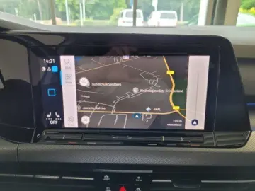 VW Golf VIII 1 5 eTSI Avtive 110KW DSG AHK NAV ACC