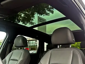 AUDI Q7 50TDI qu S LINE BLACK PANO HUD 7-SITZER