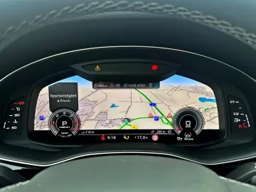 AUDI Q7 50TDI qu S LINE BLACK PANO HUD 7-SITZER