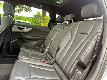 AUDI Q7 50TDI qu S LINE BLACK PANO HUD 7-SITZER