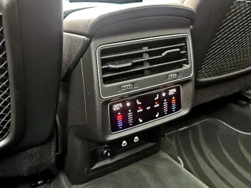 AUDI Q7 50TDI qu S LINE BLACK PANO HUD 7-SITZER