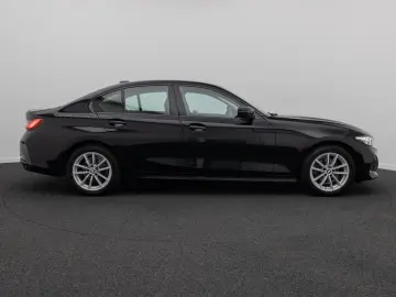 BMW 318i GeschwindigR PDC DAB CockpitPlus Widscreen