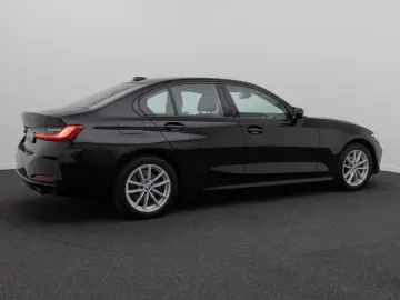 BMW 318i GeschwindigR PDC DAB CockpitPlus Widscreen