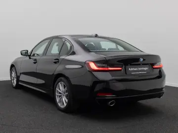 BMW 318i GeschwindigR PDC DAB CockpitPlus Widscreen