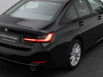 BMW 318i GeschwindigR PDC DAB CockpitPlus Widscreen