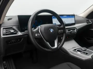 BMW 318i GeschwindigR PDC DAB CockpitPlus Widscreen