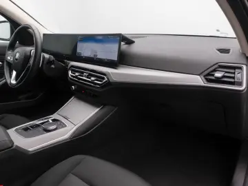 BMW 318i GeschwindigR PDC DAB CockpitPlus Widscreen